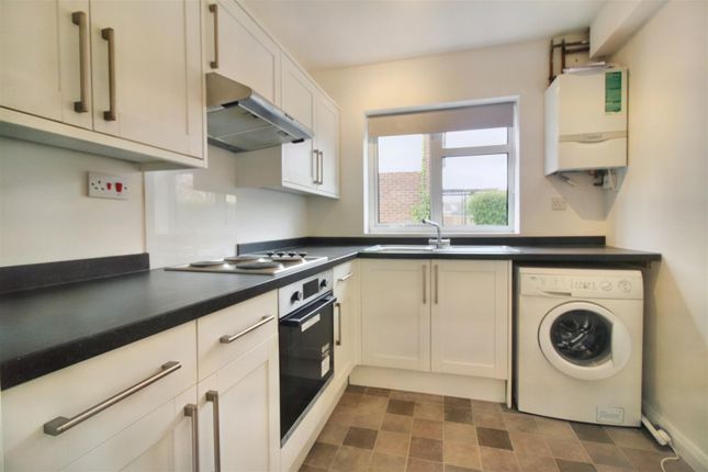 Maisonette to rent in Wharf Road, Wendover, Aylesbury