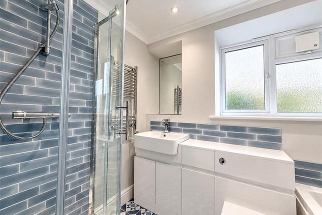 Flat B, CHELTENHAM photo 2