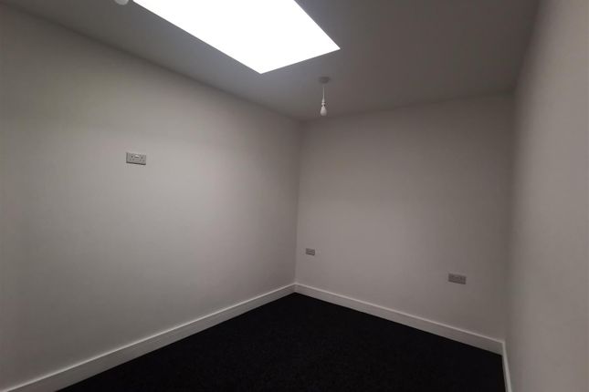 Flat 6, 2 Charles Street, Walsall photo 5