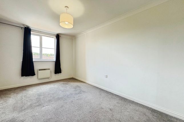 70, Peatey Court, High Wycombe photo 3