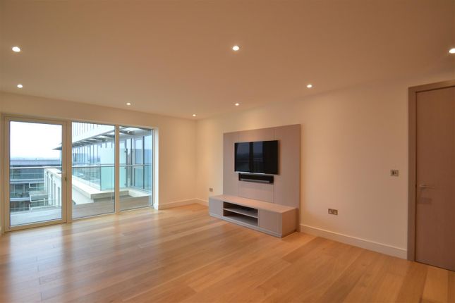 Flat for sale in Faulkner House, Fulham Reach