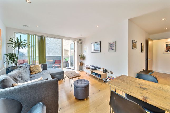 Flat 12, Severin Court,, East Street, London photo 2