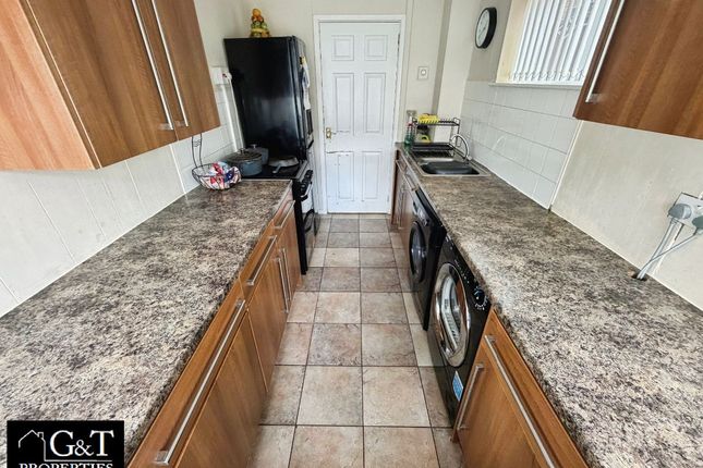 6 Wood Street, Wolverhampton photo 4