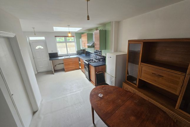 Westfield Road, Bradford photo 3