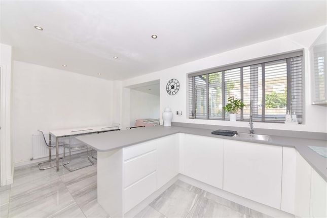 30, Beckingthorpe Drive, NOTTINGHAM photo 3
