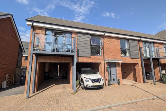 2-bed house on 15, Churchill Way, Bordon, £270,000