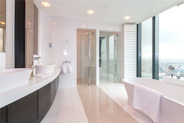 Flat to rent in Beetham Tower, Deansgate, Manchester