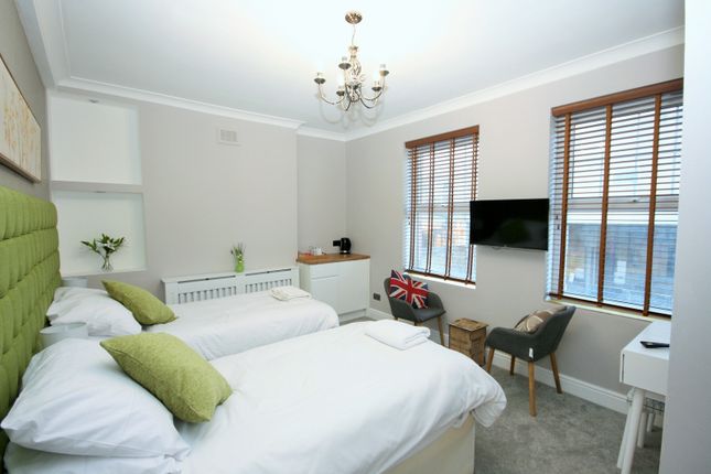 Short-Let Rooms Available Â€“ January 2026 7 Ensuite Bedrooms Â€“ Brick Lane / Banglatown Â€“ Woodseer Street