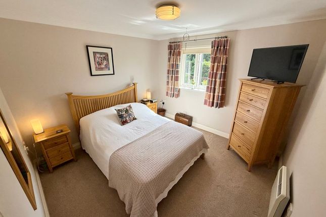10 The Granary, Warren Farm, Little Horwood photo 3