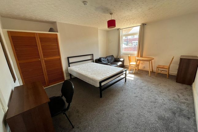 Basement, 12, Manor View, Leeds photo 2