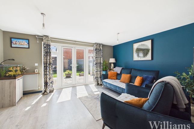 53 Moorcroft Lane, Aylesbury photo 3