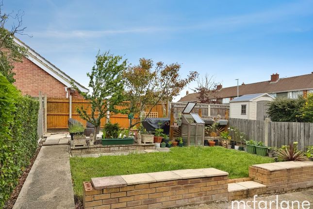 11 Towcester Road, Swindon photo 4