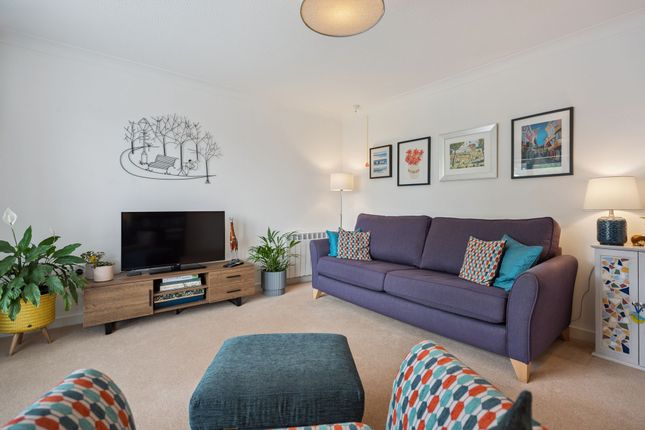 2 Holmehill Court, Dunblane photo 5