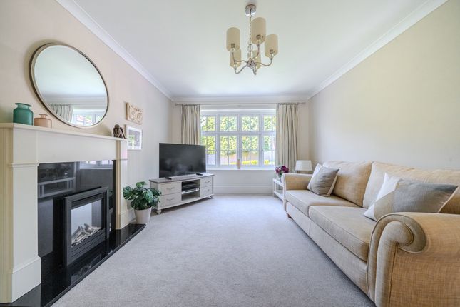 16, Archers Hall Place, Lydney photo 3