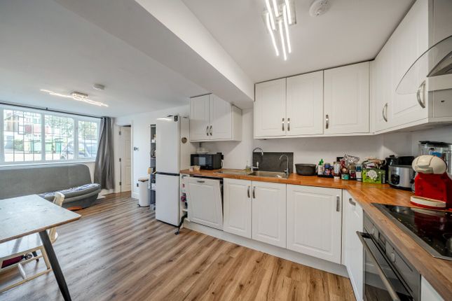 15, Kings Avenue, Bromley photo 3
