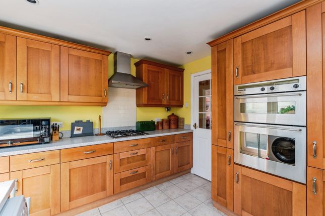 48, Ashdene Road, Hampshire photo 4