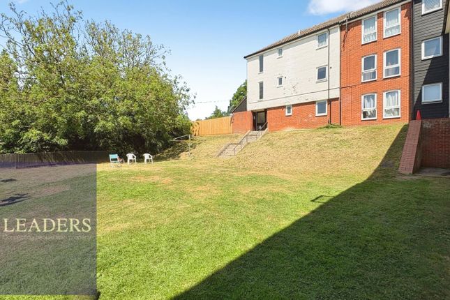 26, Elizabeth Way, Essex photo 3
