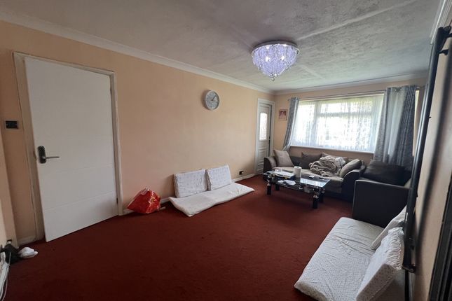 10, Gurney House, Hayes photo 3