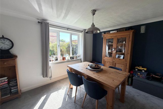41, Ash Way, Northamptonshire photo 4