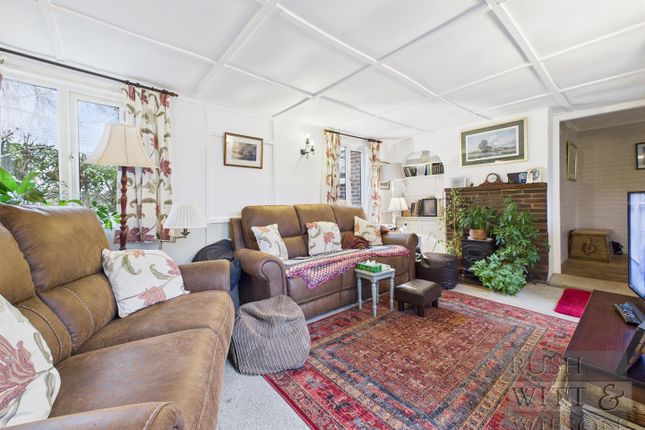 Highrise Cottage, The Stream Catsfield, Battle photo 3