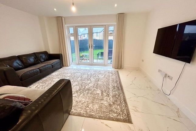 23, Decima Gardens, Houghton Regis photo 3