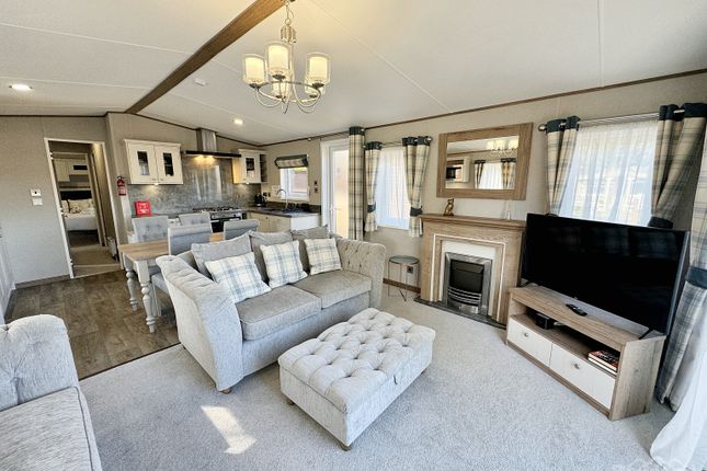 Lakeside 35a, South Lakeland Leisure Village, Carnforth photo 5