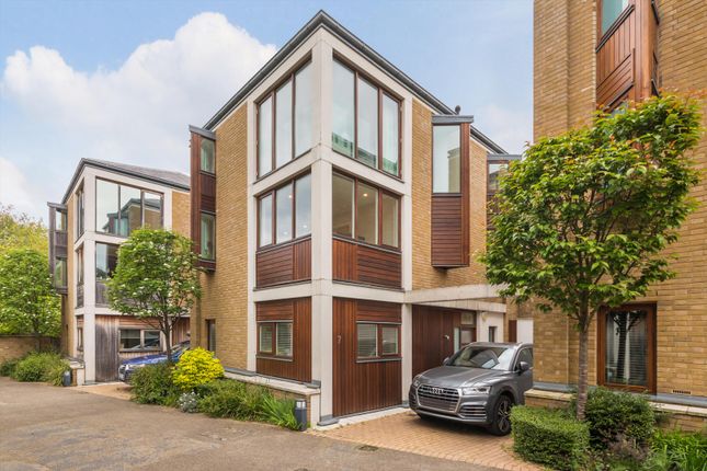 Detached house for sale in Robinswood Mews, London