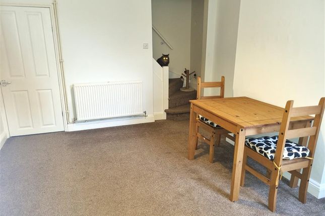 Terraced house to rent in West Street, Long Sutton, Spalding
