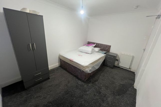 22 Malkit Close, Walsall photo 2