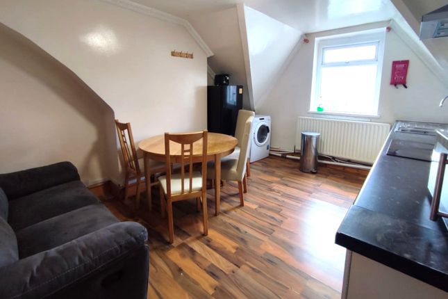 Thumbnail Flat to rent in Albany Road, Cardiff