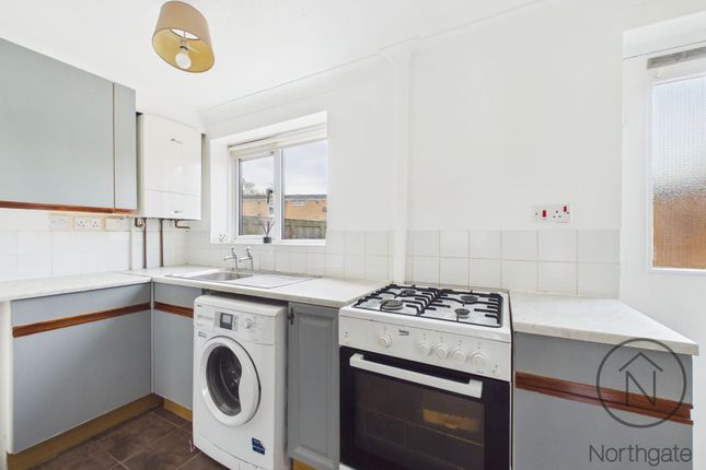 18 Swan Walk, Newton Aycliffe photo 3