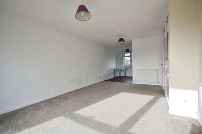 32A, Whitley Wood Road, Reading photo 3