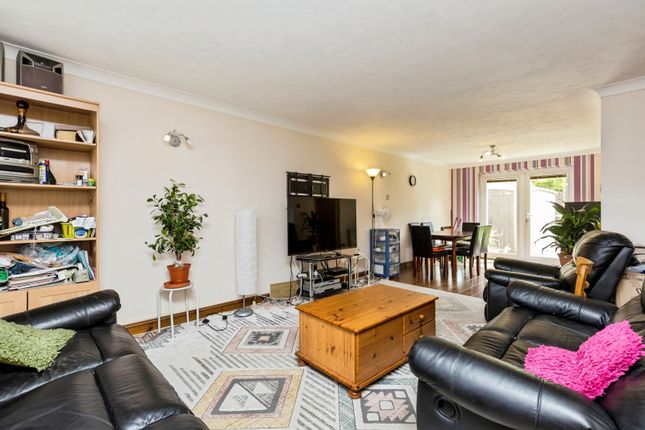 10, Vulcan Close, West Sussex photo 2
