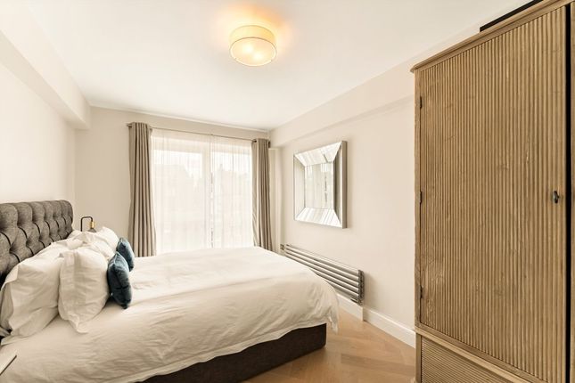 Flat 6, Parkside House, High Street Wimbledon, London photo 4