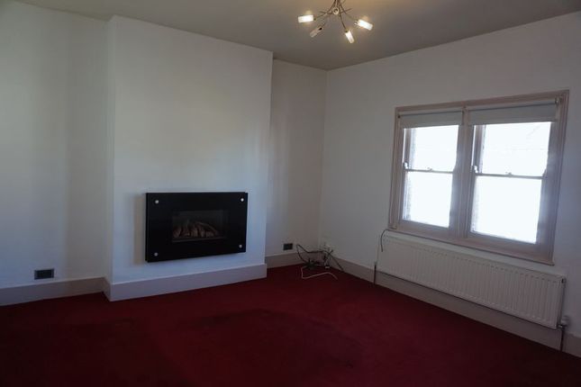 Flat D, 63, Queens Road, Southend-On-Sea photo 3