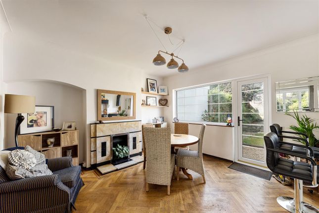 10, Wigram Road, Wanstead photo 3