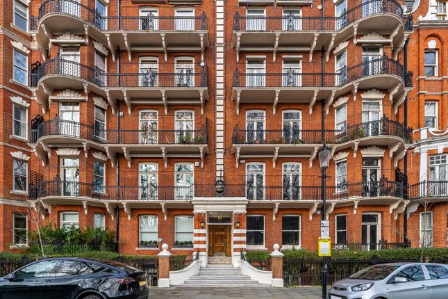 Thumbnail Flat to rent in Bramham Gardens, London