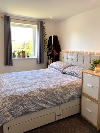 Room 1, Apartment 10, Platt House, 5, Elmira Way, Greater Manchester photo 2