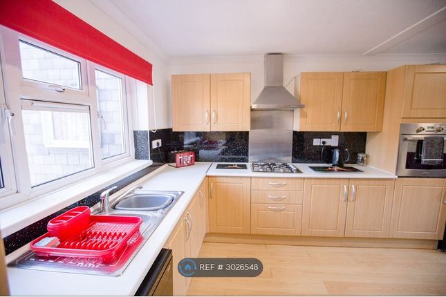 Dumbarton Close, Portsmouth photo 3