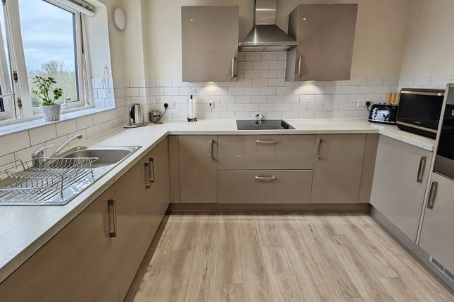 64 Trewin Lodge, Normandy Drive, Bristol photo 4