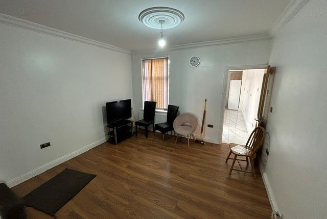 37, Walsall photo 5