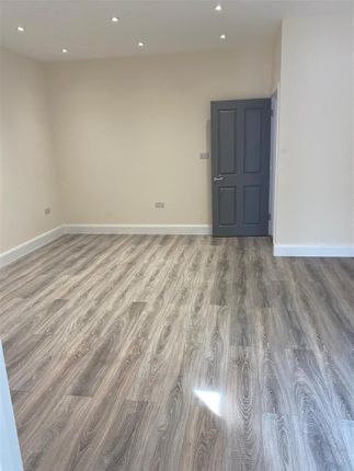 Flat to rent in Whitchurch Lane, Canons Park, Edgware
