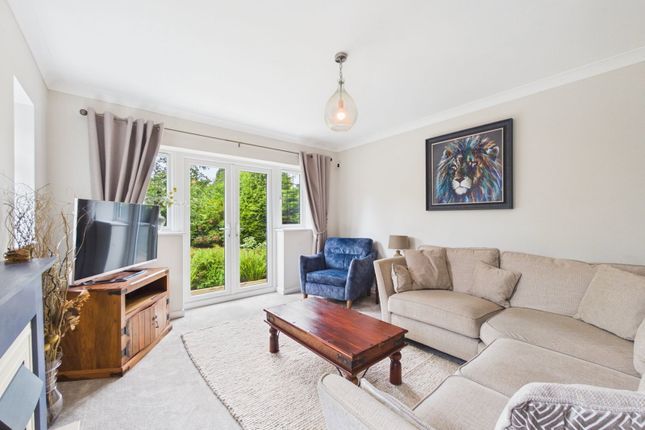 5, Maytree Avenue, Worthing photo 2