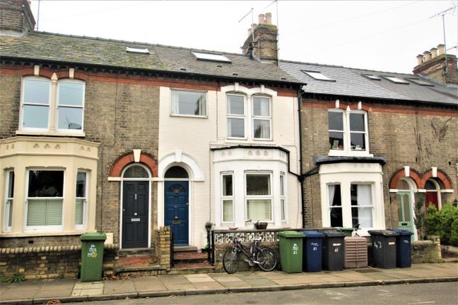 Thumbnail Flat for sale in Abbey Road, Cambridge