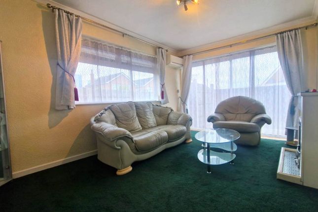 Semi-detached bungalow to rent in Onslow Road, Luton