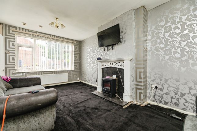 2, Redscope Crescent, Rotherham photo 2