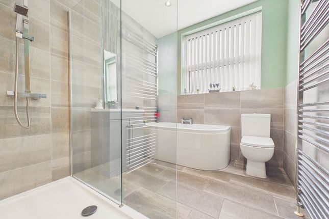 9 Oakwood Gardens, Gateshead photo 3