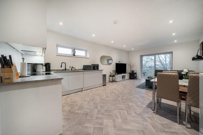 1-bed flat on 4, Rosehill Apartments, 166, Penhill Road, Bexley, £335,000