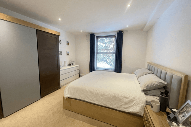 Flat 12 Stefan House, 698 Green Lanes, Winchmore HIll photo 5