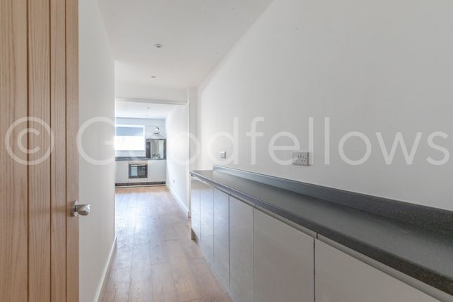 Flat 6, 14A, Stonecot Hill, Surrey photo 5